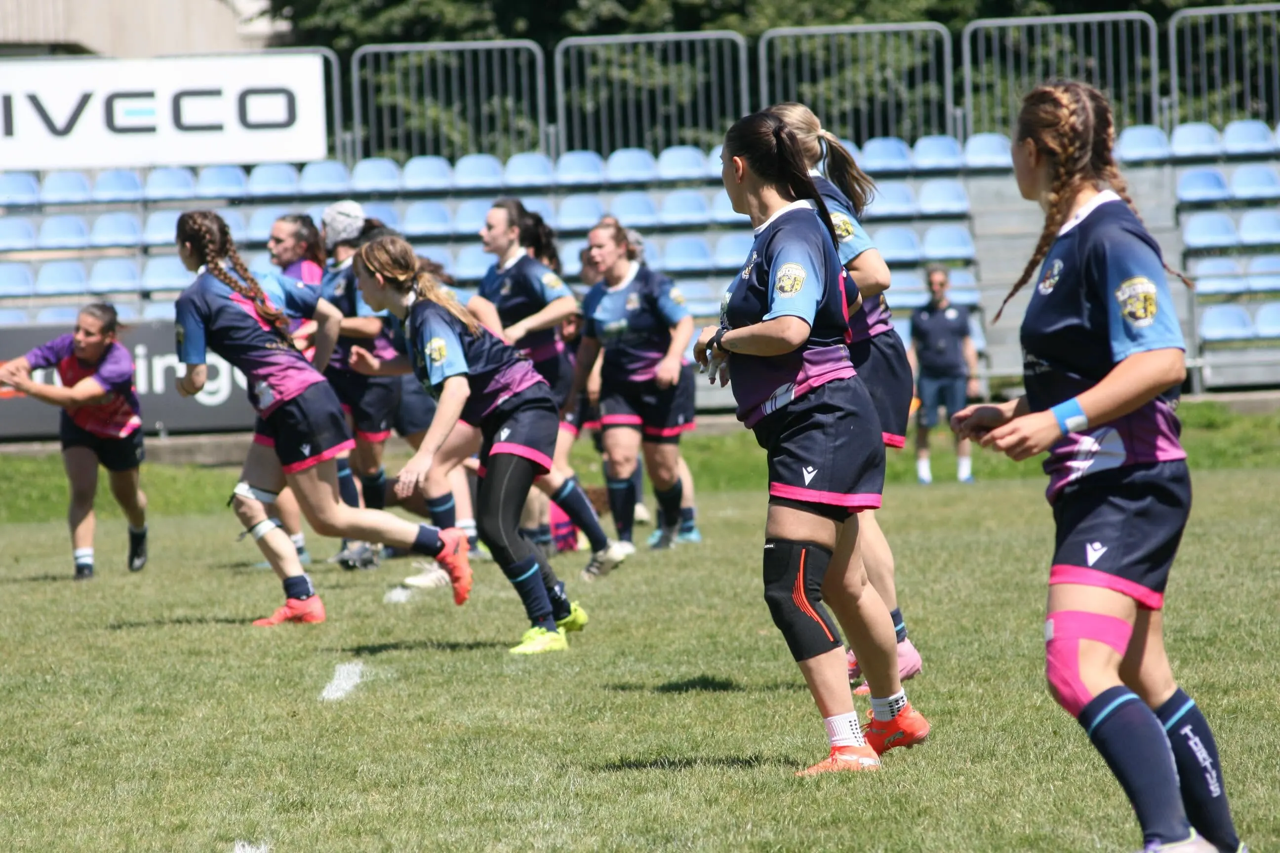 Atlete Tortus durante l'attività di rugby femminile